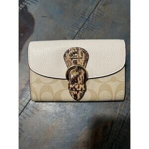 NWT  Coach Kleo Wallet In Signature Canvas Gold/Light Khaki Chalk Multi (CA440)
